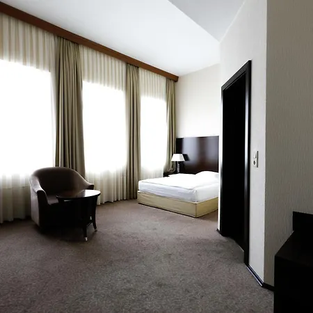 Grand Palace ホテル 4*