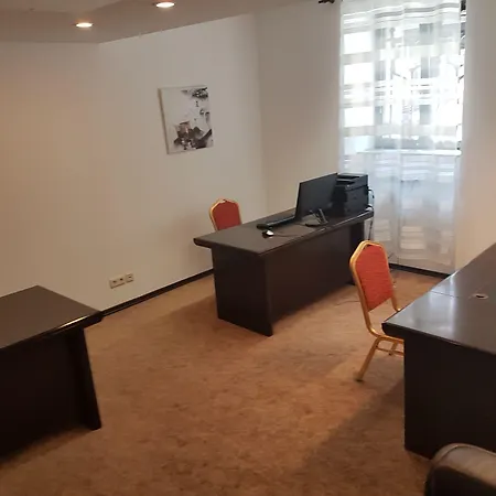 מלון Grand Palace 4*