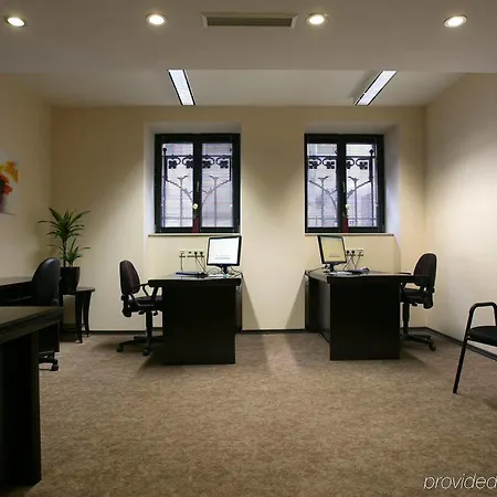 Grand Palace מלון הנובר