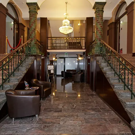 Hotel Grand Palace