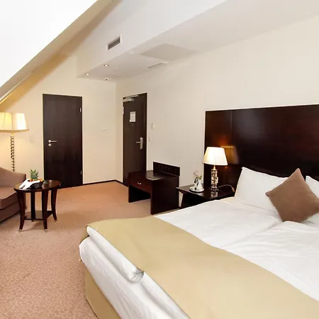 Grand Palace Hotel